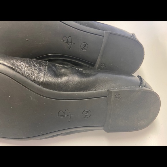 B Makowski leather flats size 8.5W Flaw - Picture 5 of 7